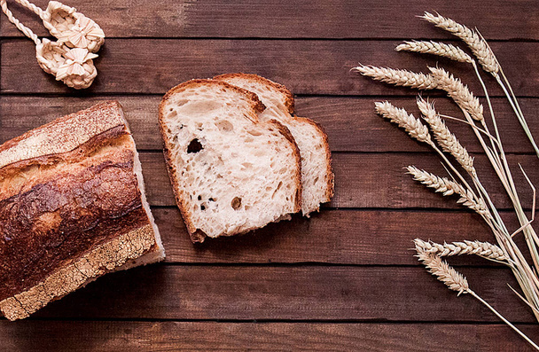 bread on a wooden background - Fotografie, Obrázek
