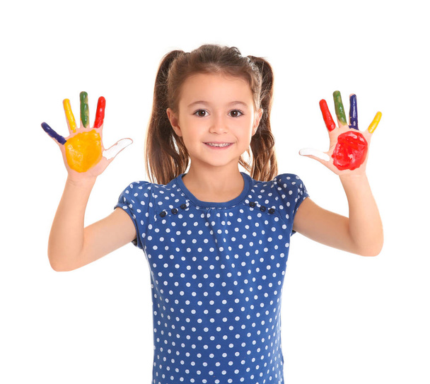 Pieni tyttö maalattu kämmenet, eristetty valkoinen
 - Valokuva, kuva