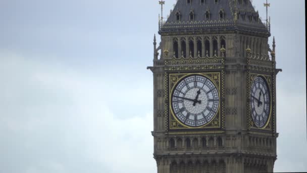 Big Ben against a cloudy sky - Footage, Video