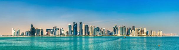 Skyline de Doha, la capital de Qatar
. - Foto, imagen