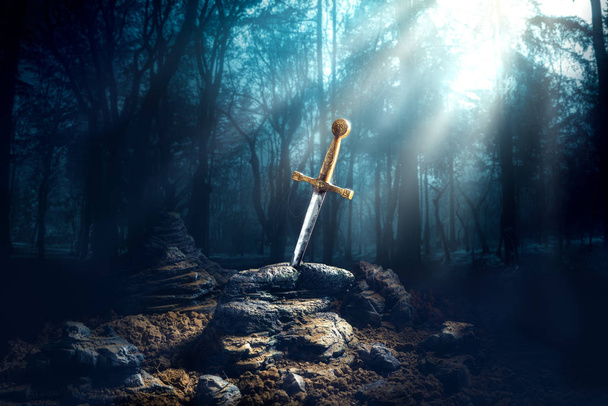 taş kılıç excalibur - Fotoğraf, Görsel