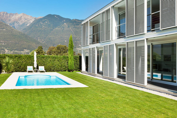 moderne villa met zwembad - Foto, afbeelding