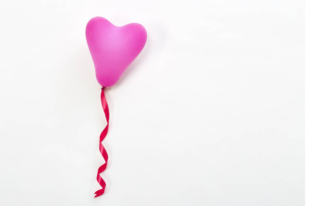 pink heart balloon isolated on white background - Foto, Bild