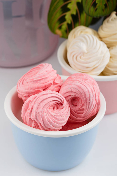 Homemade pink and white zephyr or marshmallow in bowls  - Foto, Imagem