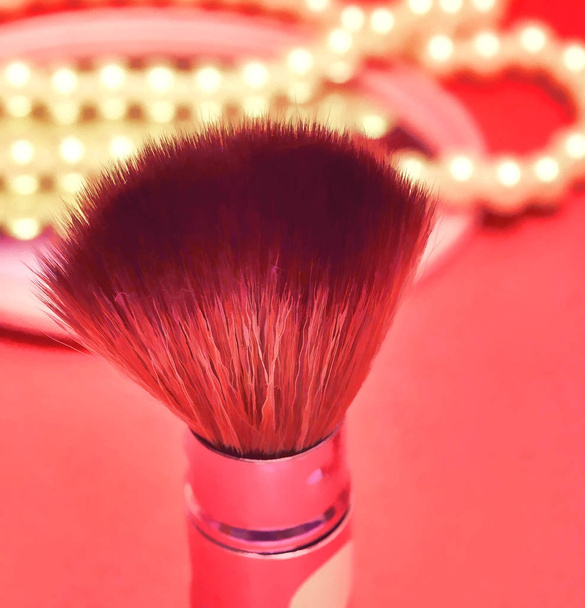 Escova de maquiagem de fundações significa produtos de beleza e aplicador
  - Foto, Imagem