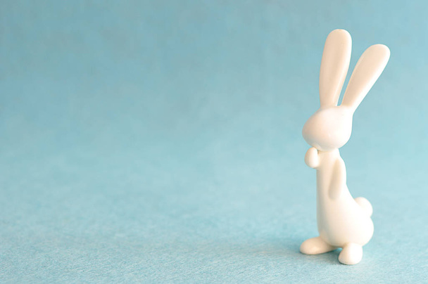 A bunny figurine for easter - 写真・画像