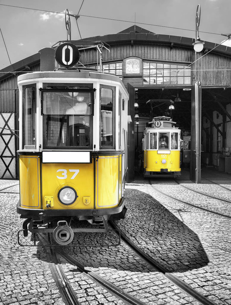stary i retro tramwaj  - Zdjęcie, obraz