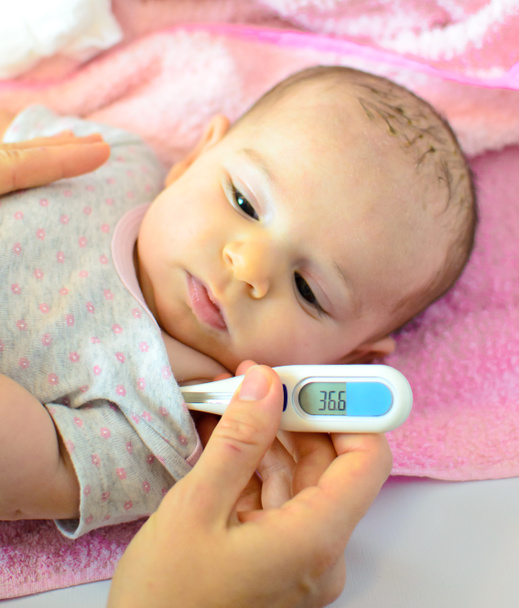 νεογέννητο θερμόμετρο μέτρα γρίπη πυρετό - Φωτογραφία, εικόνα