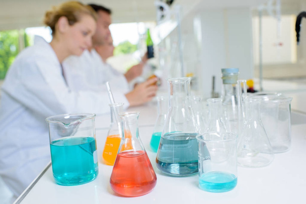 chemical samples in the laboratory - Foto, Bild