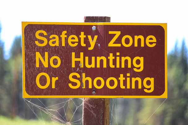 Uma zona de segurança, nenhum sinal de caça ou tiro
 - Foto, Imagem