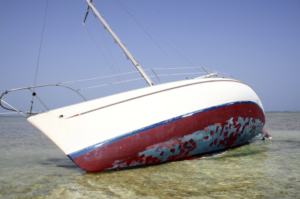 Segelboot geerdet - Foto, Bild