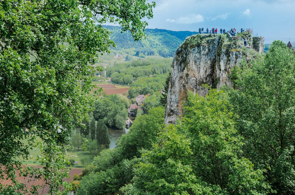 Saint Cirq Lapopie widok na dolinę partii - Zdjęcie, obraz