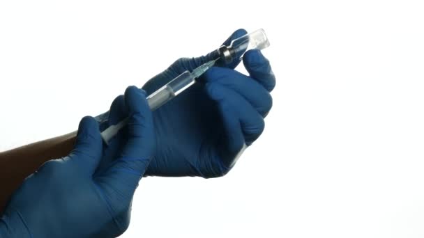 Verdunning van de drug via toevoegen steriel gedistilleerd water - Video