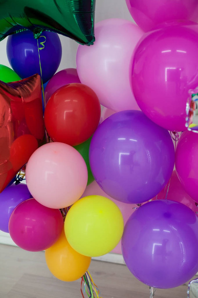 Bunte Luftballons im Urlaub - Foto, Bild