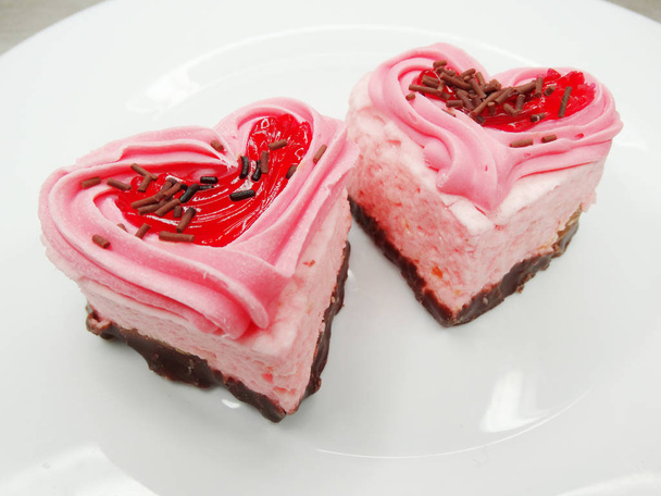 Herzen formen Kuchen Süßspeise Dessert am Valentinstag - Foto, Bild