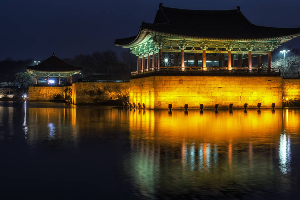 palacio donggung y estanque wolji en gyeongju
 - Foto, imagen