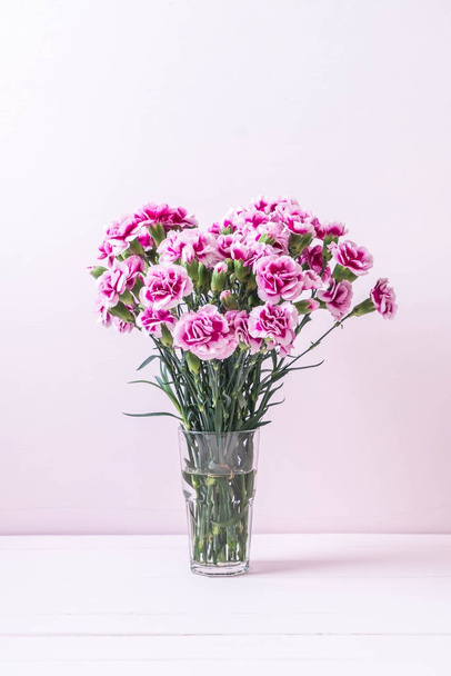 pink spring flower on wooden background - Foto, Bild