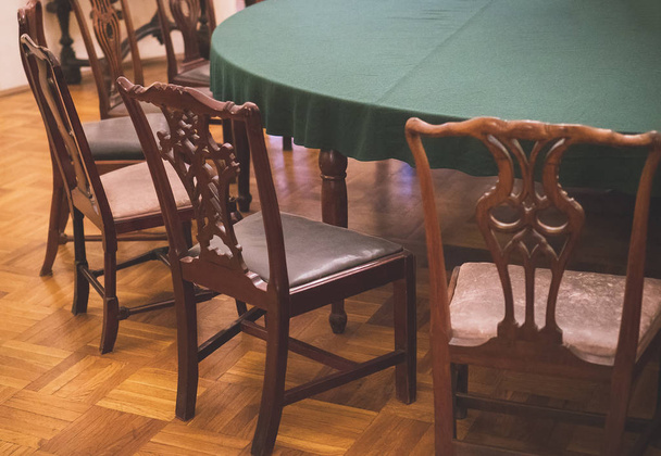 Stůl s židlemi během Ruské impérium. - Fotografie, Obrázek
