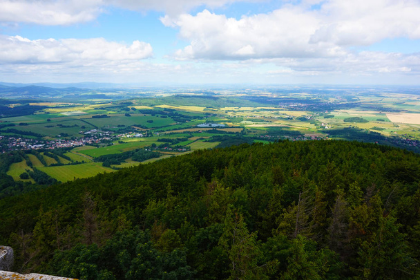 Zlate hory stad vanaf biskupska kupa toren als mooi landschap - Foto, afbeelding