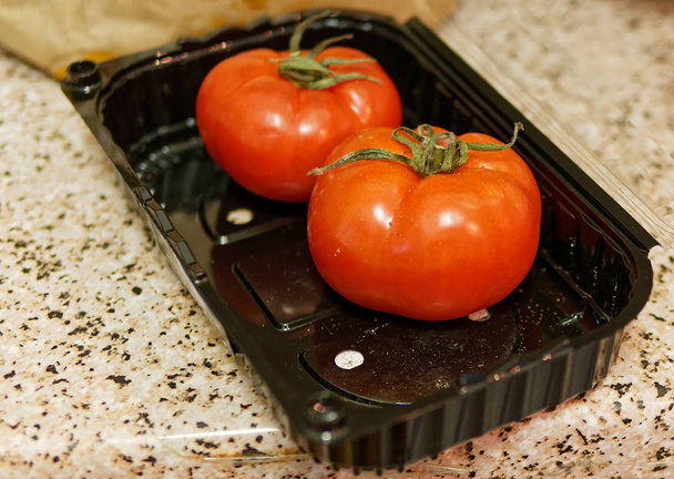 dwa ładne pomidory w moim domu - Zdjęcie, obraz