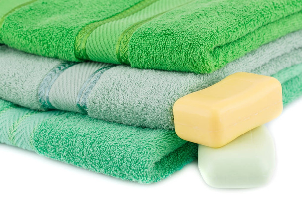 handdoeken en zepen - Foto, afbeelding