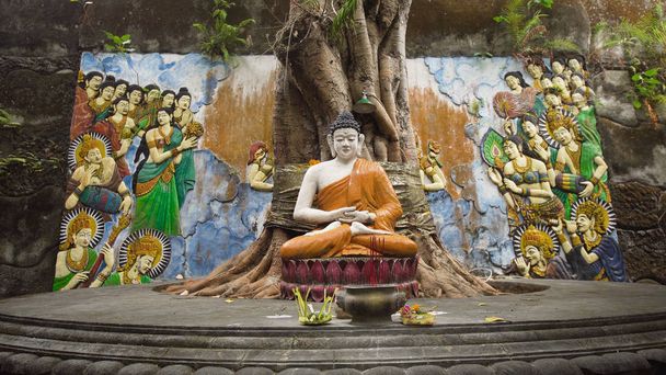Statua Buda w świątyni wyspa Bali - Zdjęcie, obraz