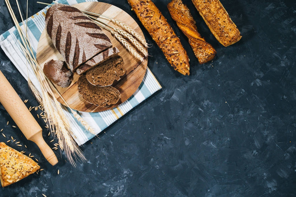 Sablon friss házi kenyér sütés és főzés összetevők - Fotó, kép