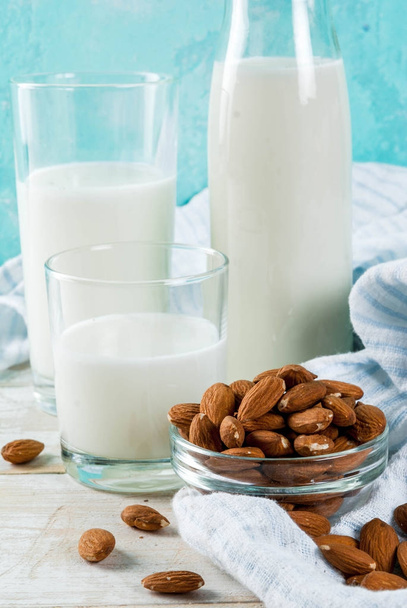 Vegan alternative non-dairy milk - Fotografie, Obrázek