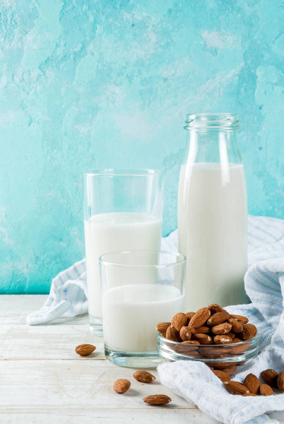 Vegan alternative non-dairy milk - Foto, Imagem