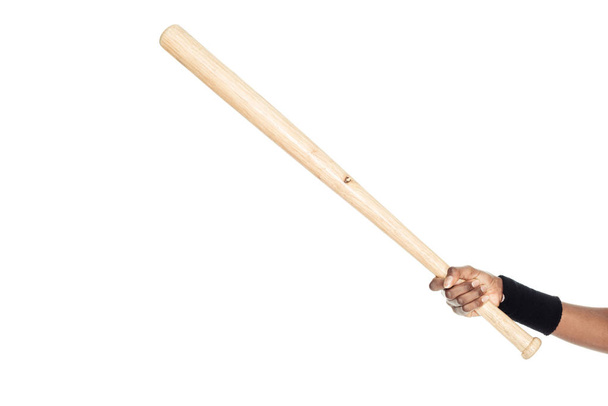 обрезанный снимок женщины с бейсбольной битой
 - Фото, изображение