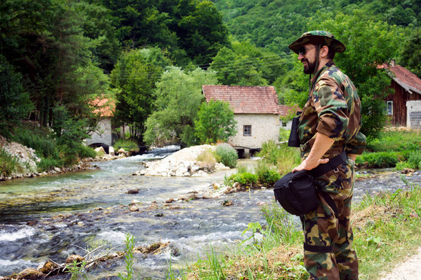 doğada askeri adam - Fotoğraf, Görsel