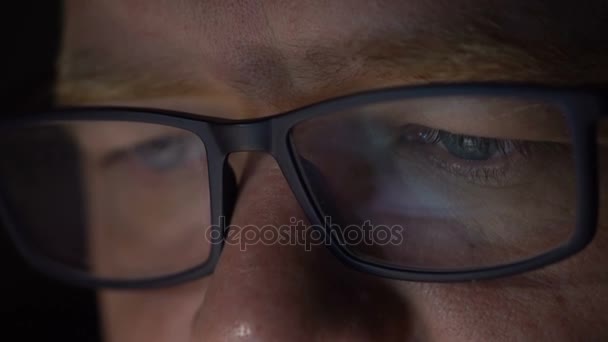 Man in glasses and computer - Footage, Video