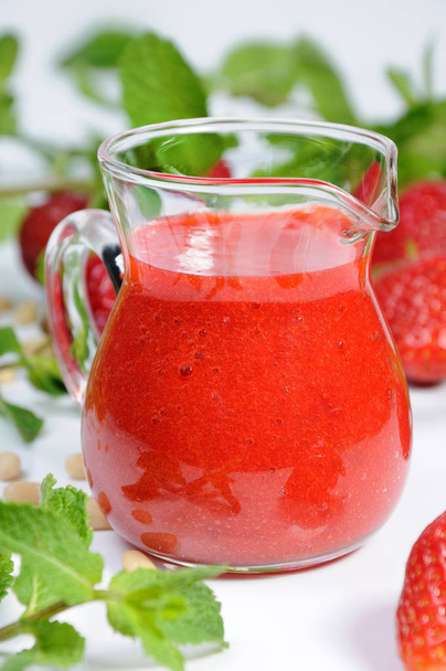 Sauce fraise fraîche
 - Photo, image