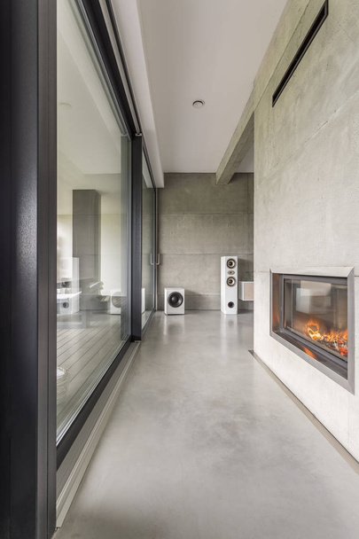 Spacious apartment with fireplace - Fotoğraf, Görsel