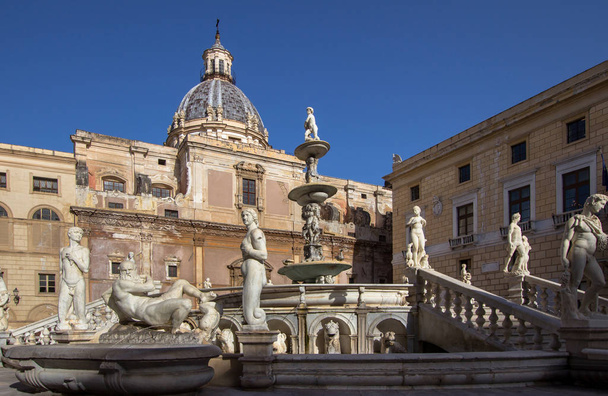 Fontána hanby na Piazza Pretoria, Palermo, Itálie - Fotografie, Obrázek