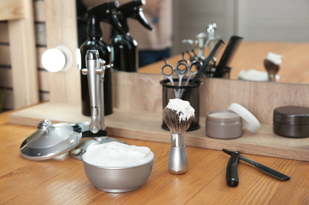 Professional hairdresser set for men on table in salon - Zdjęcie, obraz
