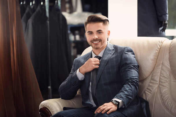 Young man in elegant suit   - Foto, immagini