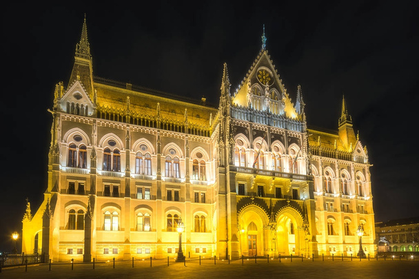 Building of Hungarian Parliament in Budapest - Valokuva, kuva