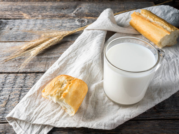 Village Breakfast Milk Bread on Towel Wooden table - Φωτογραφία, εικόνα