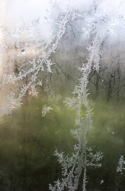 Мороз на вікні. Зелений фон
 - Фото, зображення