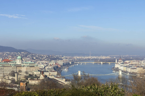 Obrys Budapešti z Gellert Hill - Fotografie, Obrázek