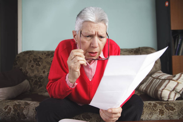 Shocking amount of bills an old lady has to pay for - 写真・画像
