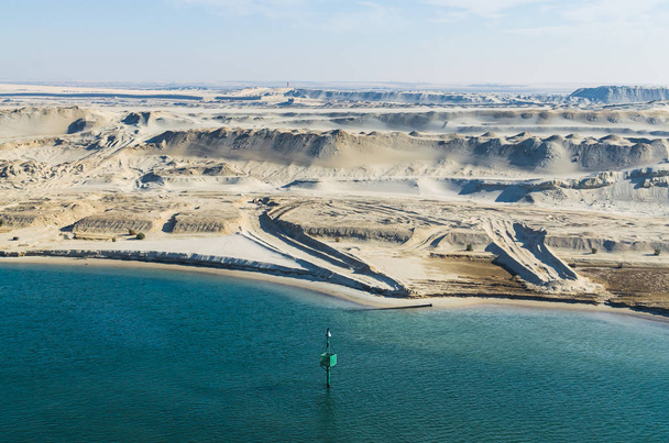 The picturesque desert landscape of  eastern sides of the Suez Canal  - Φωτογραφία, εικόνα