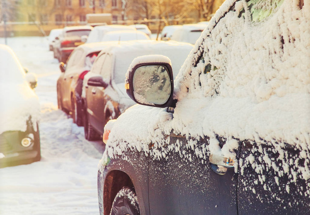 auto zrcadlo na sněhu  - Fotografie, Obrázek