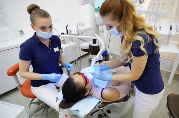 Estomatología y cuidado dental. Dentista - Foto, Imagen