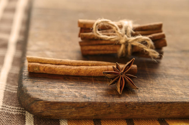 Sticks of cinnamon and star anise - Foto, Imagen
