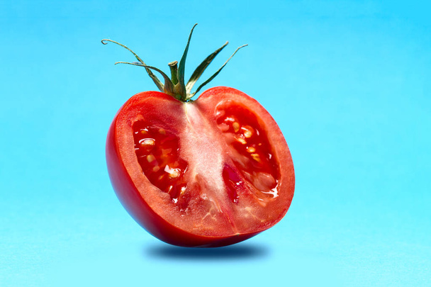 Half A Tomato Levitates - Foto, Imagen