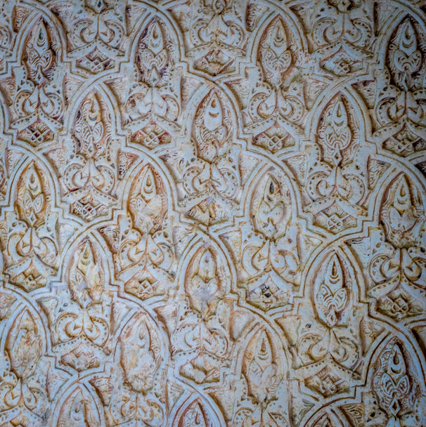 Arabic moorish design pattern with white plaster on the walls of - Fotoğraf, Görsel