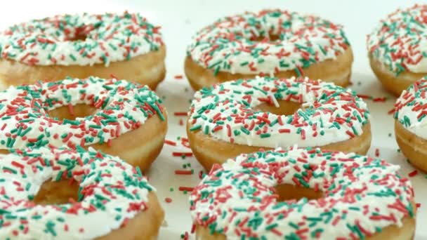 上の砂糖の振りかけると甘い自家製ドーナツ - 映像、動画