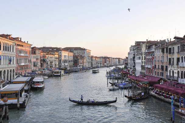 Cena do canal em Veneza Itália
 - Foto, Imagem